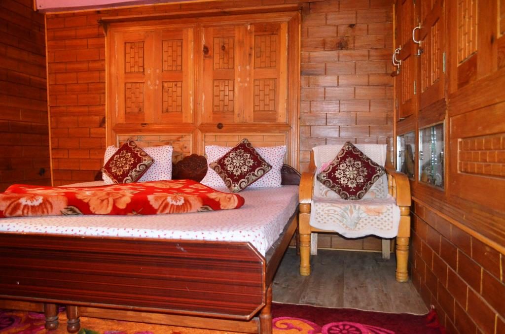 Tirthan River View Home Stay-Delux